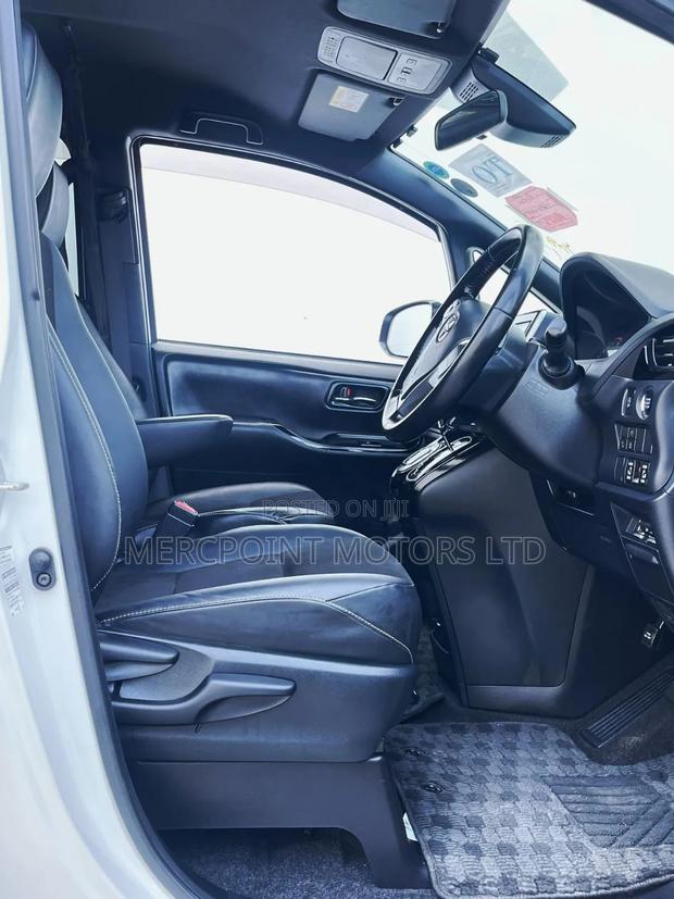 Toyota Noah 2019 Pearl