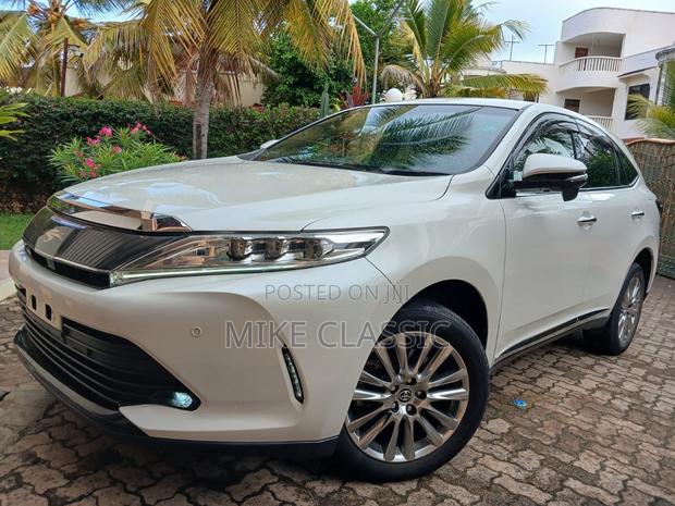 Toyota Harrier 2.0 2019 Pearl