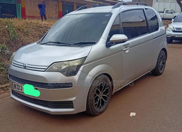 Toyota Spade 2015 Silver