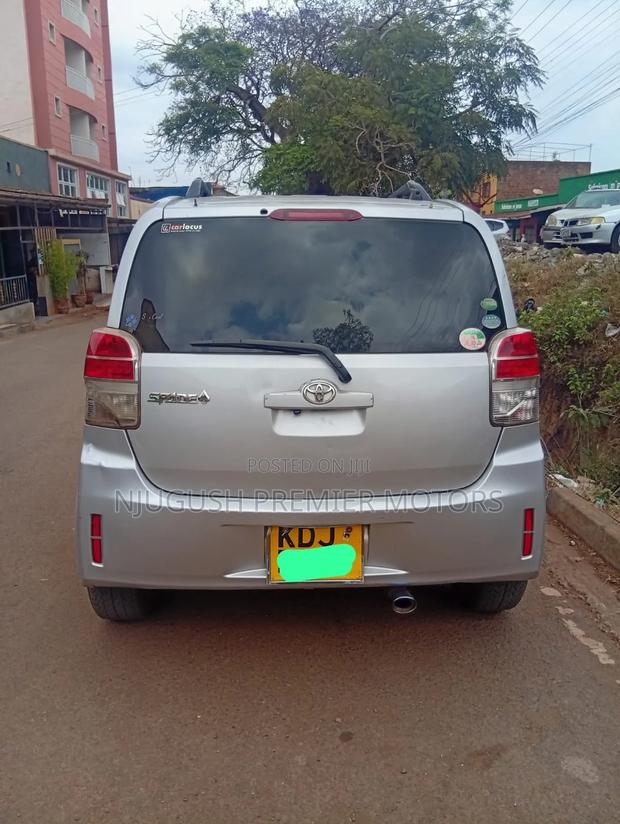 Toyota Spade 2015 Silver
