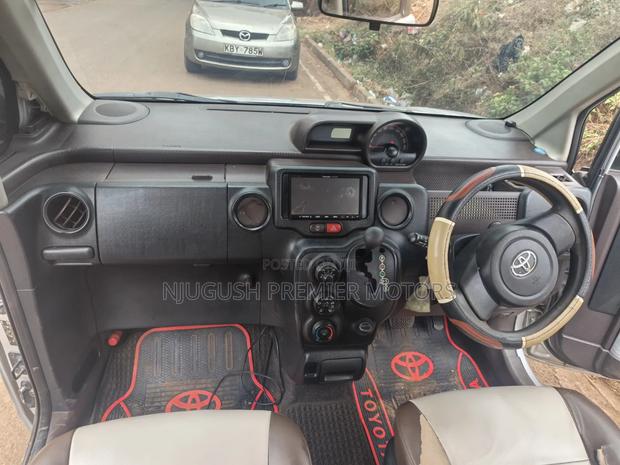 Toyota Spade 2015 Silver