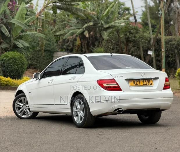 Mercedes-Benz C200 2012 Pearl