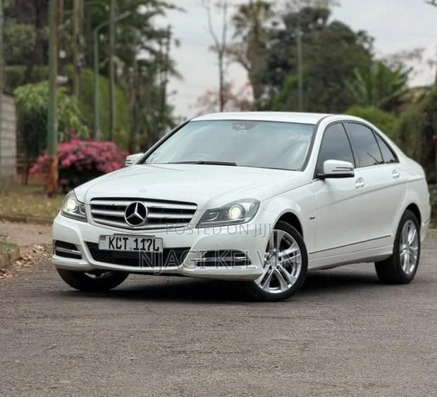 Mercedes-Benz C200 2012 Pearl