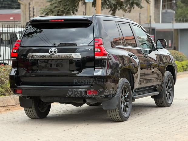 Toyota Land Cruiser Prado 2021 Black