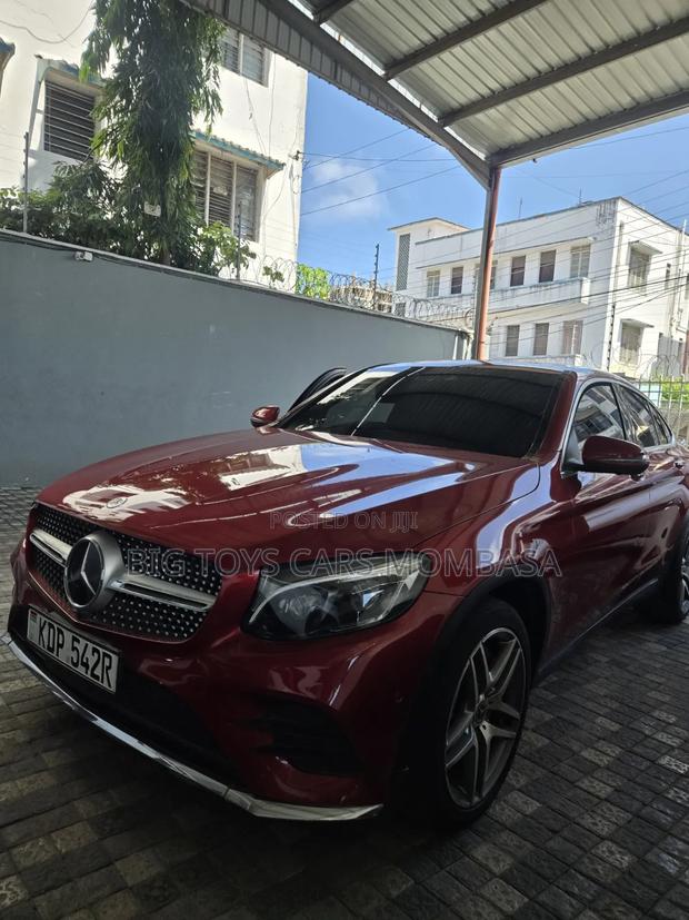 Mercedes-Benz GLC-Class GLC250 Sport Utility 4-Door (2.0L, 4cyl Turbo)