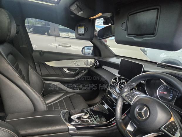 Mercedes-Benz GLC-Class GLC250 Sport Utility 4-Door (2.0L, 4cyl Turbo)