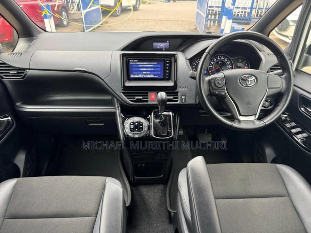 Toyota Noah 2020 White