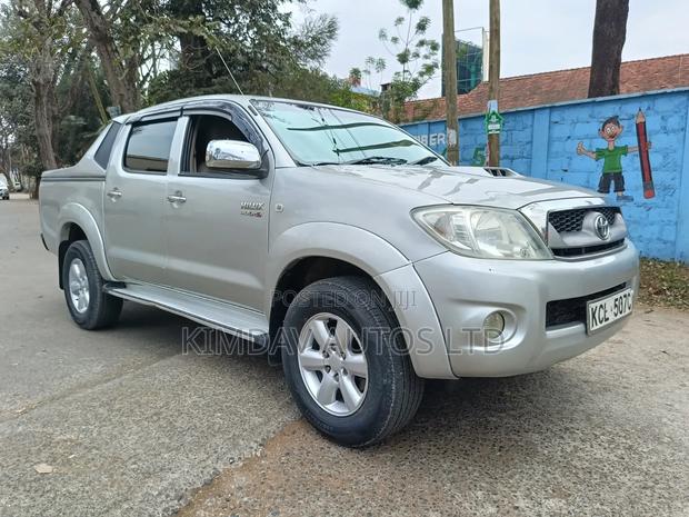 Toyota Hilux 2010 Silver
