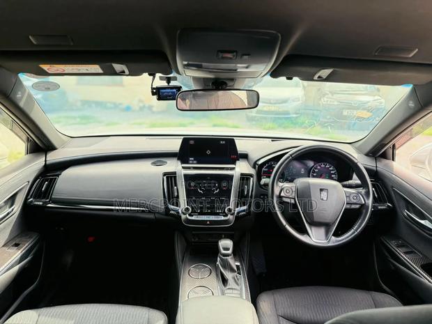 Toyota Crown 2019 Teal