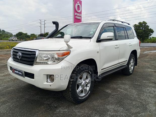 Toyota Land Cruiser 2007 White