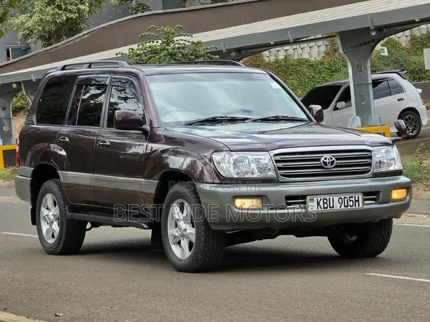 Toyota Land Cruiser 100 4.2 2006 Gray