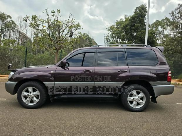Toyota Land Cruiser 100 4.2 2006 Gray