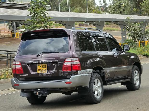 Toyota Land Cruiser 100 4.2 2006 Gray