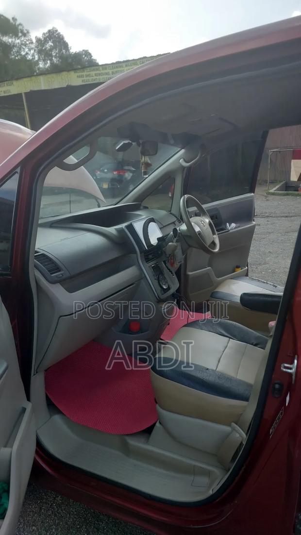 Toyota Noah 2.0 143hp AWD (7 Seater) 2008 Maroon