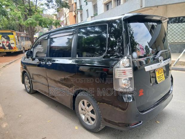 Toyota Voxy 2009 Black
