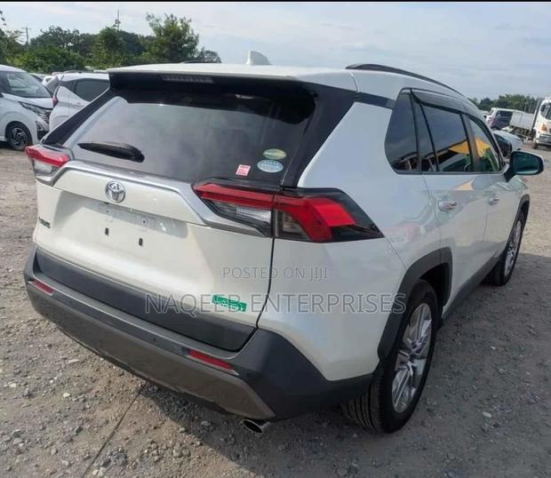Toyota RAV4 2020 White