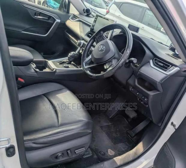 Toyota RAV4 2020 White