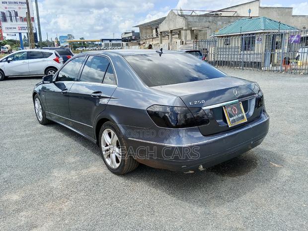 Mercedes-Benz E250 2009 Gray
