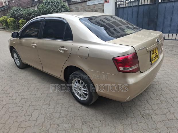 Toyota Axio 2009 Gold