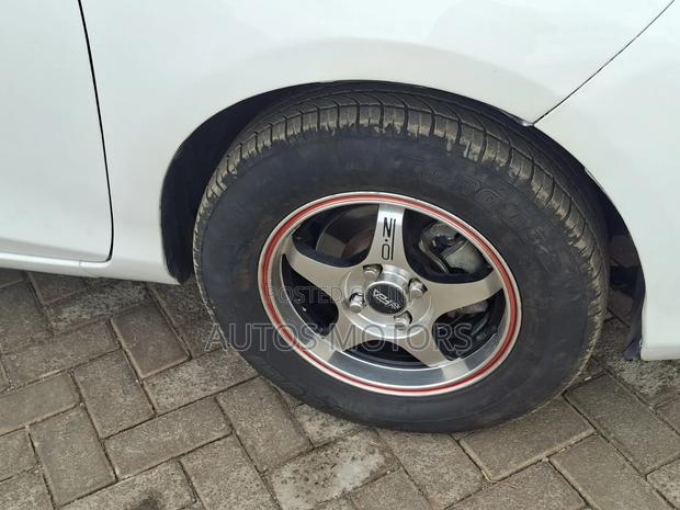 Toyota Vitz 1.0 FWD 5dr 2013 White