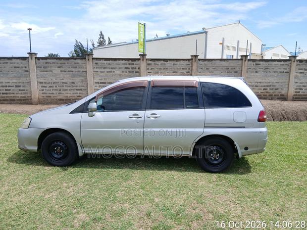 Nissan Liberty 2002 Silver