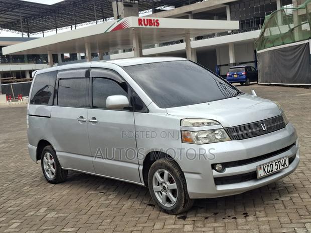 Toyota Voxy 2007 Silver