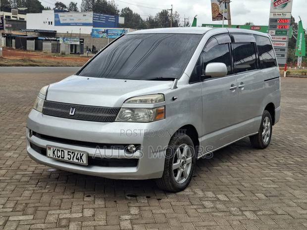 Toyota Voxy 2007 Silver