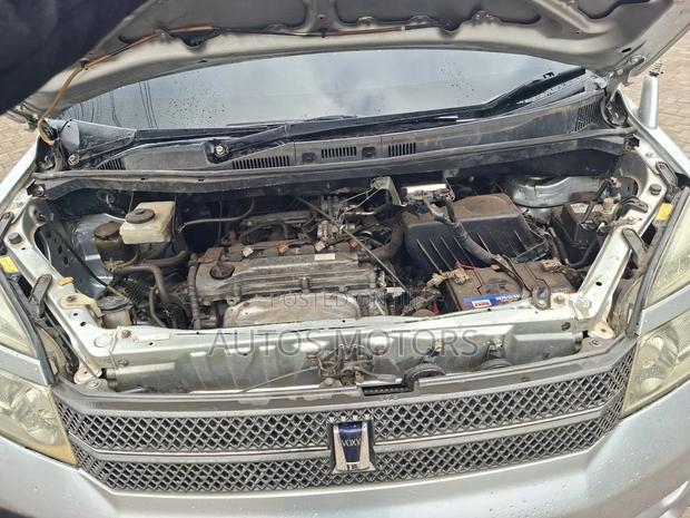 Toyota Voxy 2007 Silver