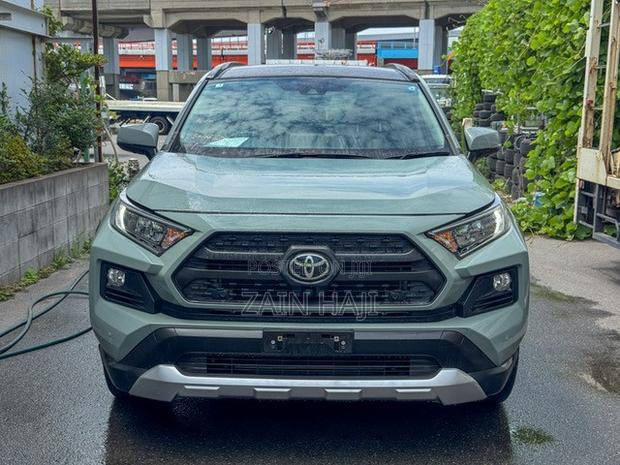 Toyota RAV4 Adventure 2021 Green