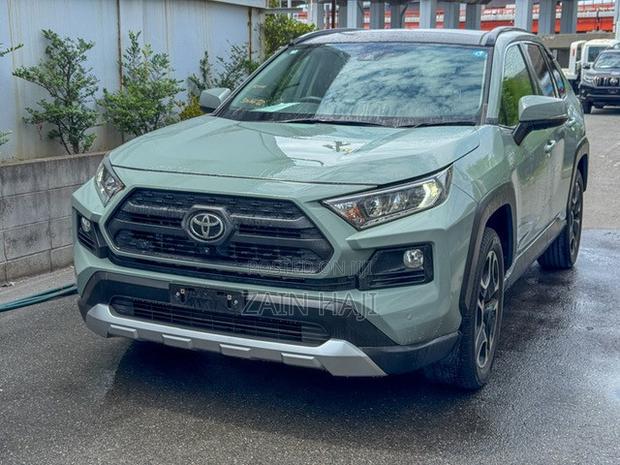 Toyota RAV4 Adventure 2021 Green