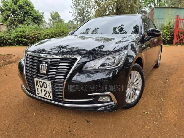Toyota Crown 2014 Black
