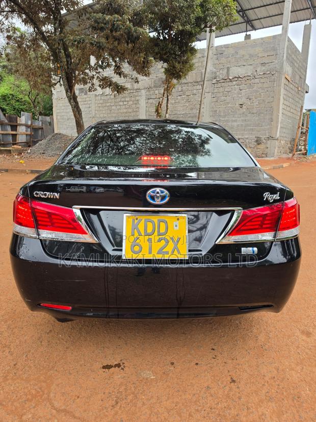 Toyota Crown 2014 Black