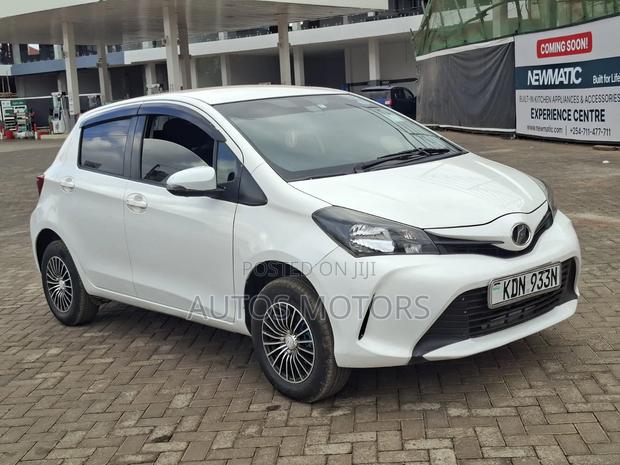 Toyota Vitz 1.3 FWD 5dr 2016 White