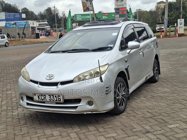 Toyota Wish 2011 Ivory