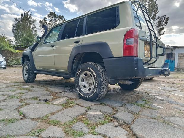 Nissan Patrol 3.0 TD GL 2006 Gold