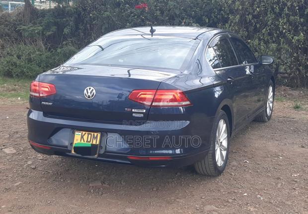 Volkswagen Passat 2016 Blue