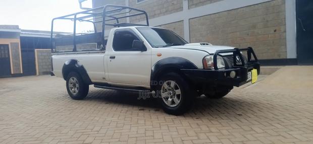 Nissan Hardbody 2016 White