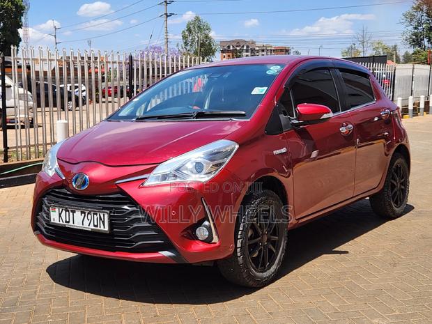 Toyota Vitz 1.5 FWD Hybrid 5dr 2018 Red