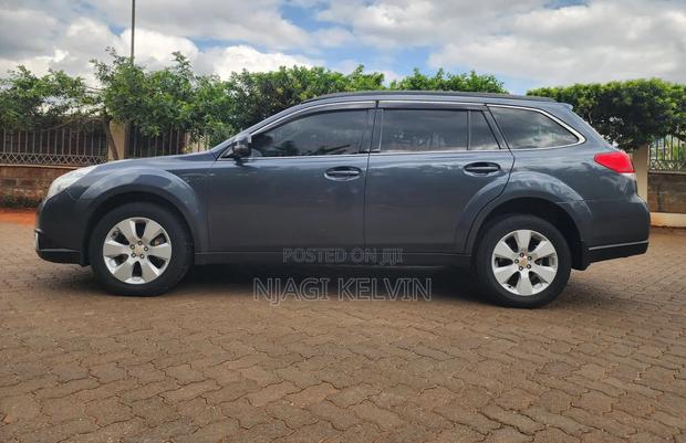 Subaru Outback 2010 Gray