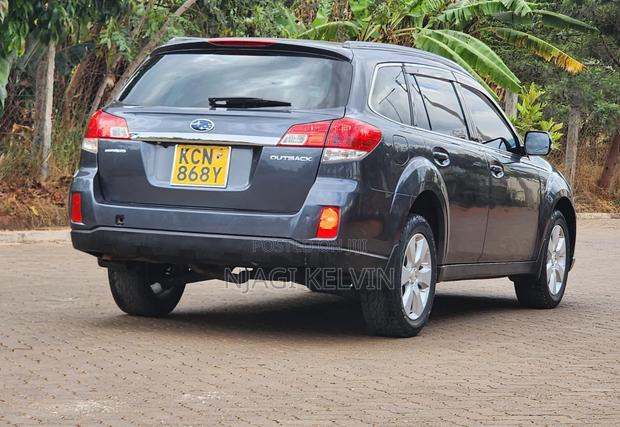 Subaru Outback 2010 Gray