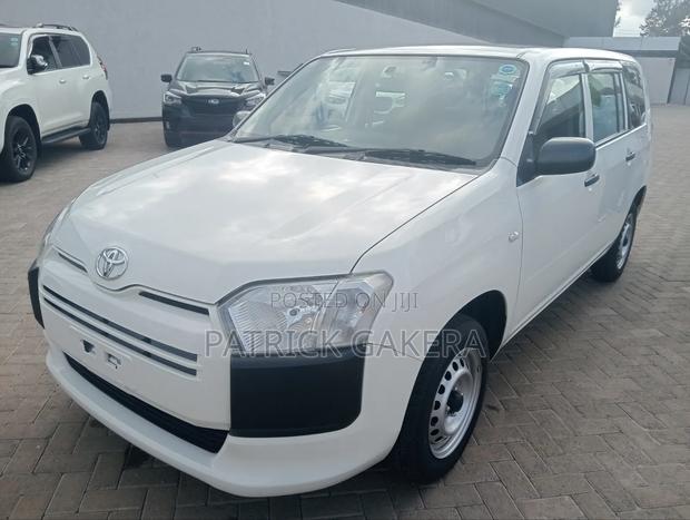 Toyota Probox 1.5 DX 4WD 2019 White