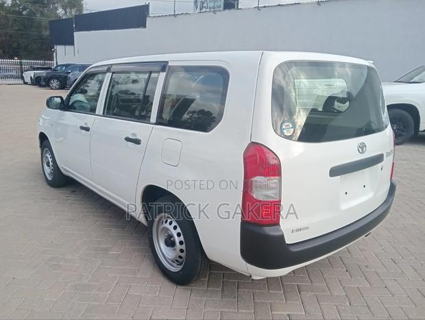 Toyota Probox 1.5 DX 4WD 2019 White