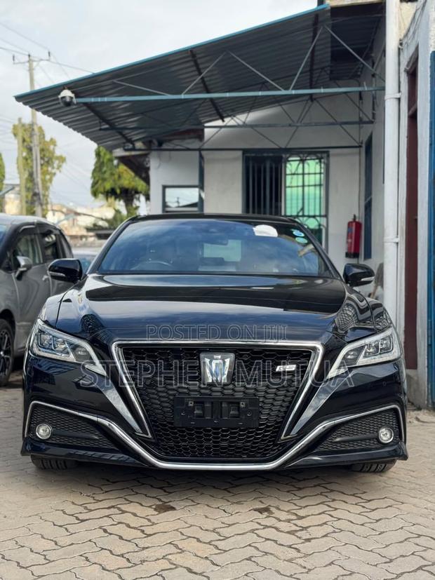 Toyota Crown 2020 Black