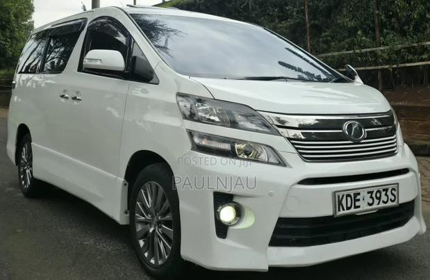Toyota Vellfire 2017 White