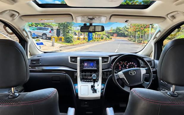 Toyota Vellfire 2017 White
