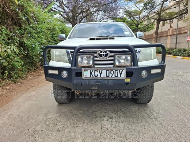 Toyota Hilux 3.0 D-4D 4x4 2012 White