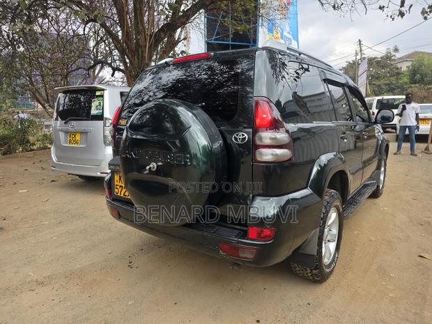 Toyota Land Cruiser Prado 2005 Green