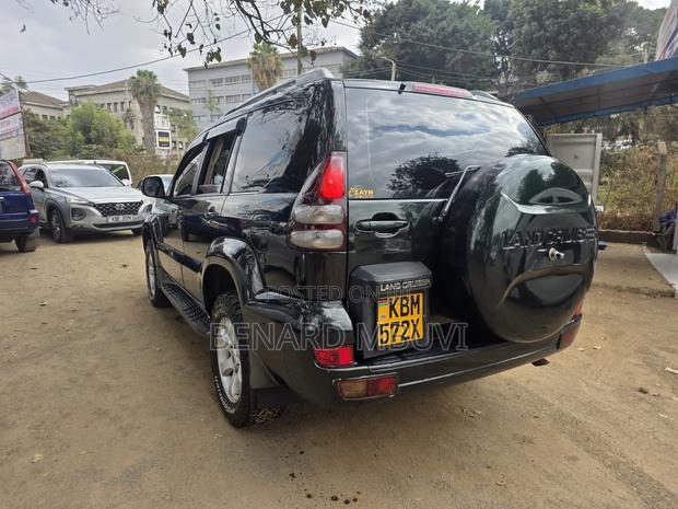 Toyota Land Cruiser Prado 2005 Green