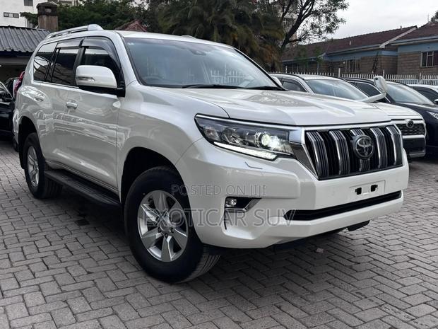 Toyota Land Cruiser Prado 2.8 2022 Off white