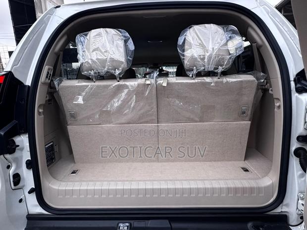 Toyota Land Cruiser Prado 2.8 2022 Off white